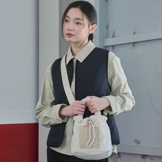 플러피 보아 버킷백