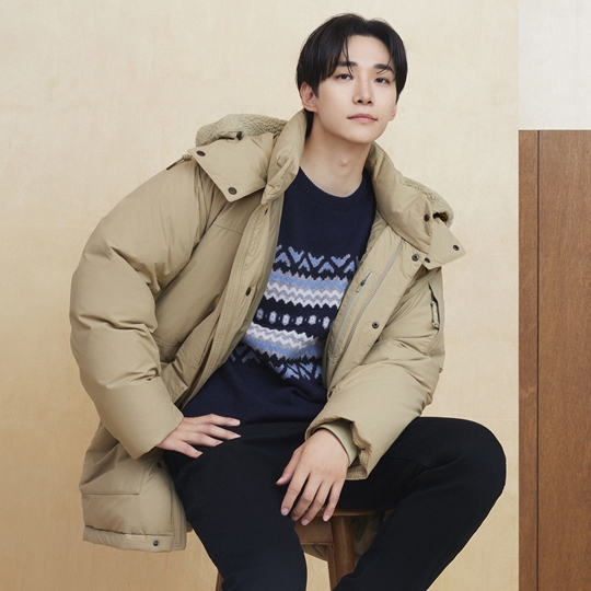 공용 램블러 미드 다운자켓