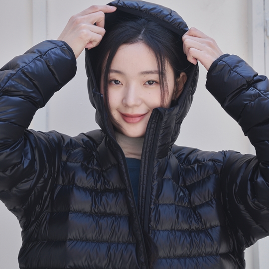 (ONLINE EXCLUSIVE)공용 에센셜 경량 다운자켓