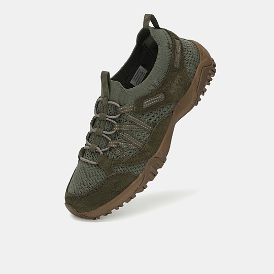 여성 클라라 하이킹