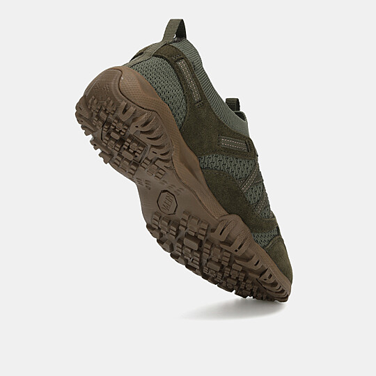 여성 클라라 하이킹